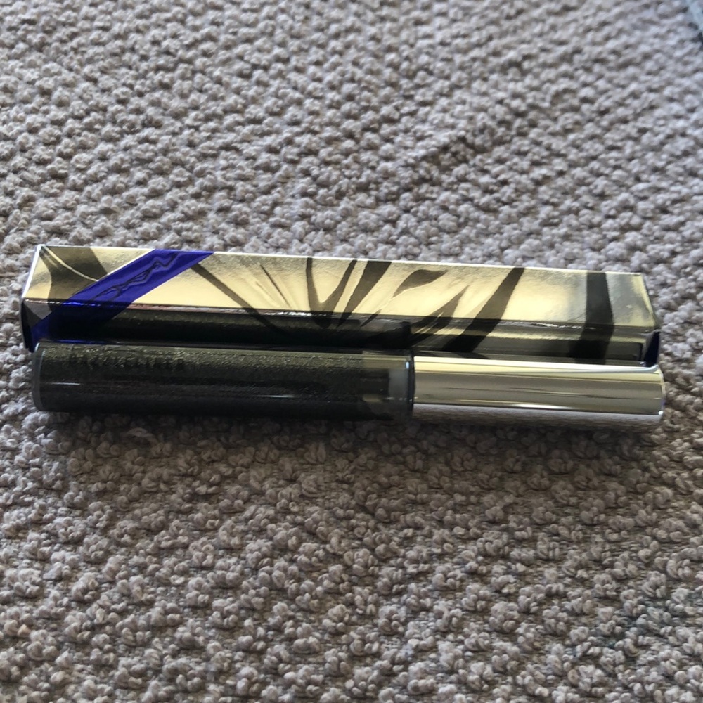 MAC Dazzleliner Liquid Eyeliner-A LITTLE MOONLIGHT
